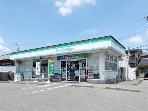 ファミリーマート八王子長房町店 330m