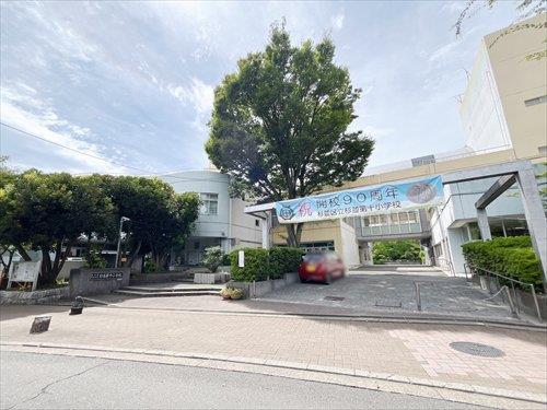 杉並区立杉並第十小学校(390m)