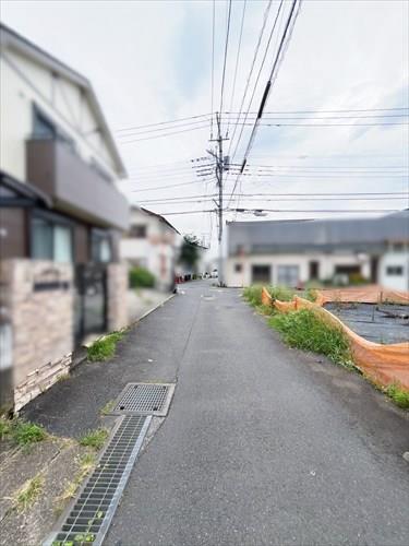 現地前面道路(北側)