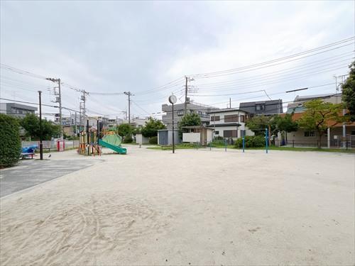 末広公園(150m)