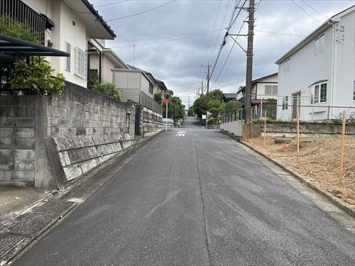前面道路[東側から撮影]