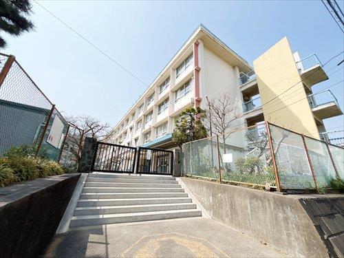 三鷹市立大沢台小学校(980ｍ)