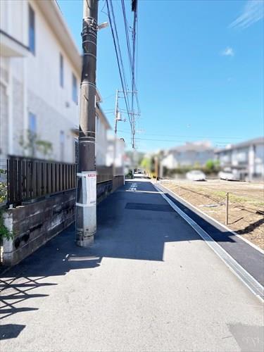 前面道路(南側) 前面道路(南側)