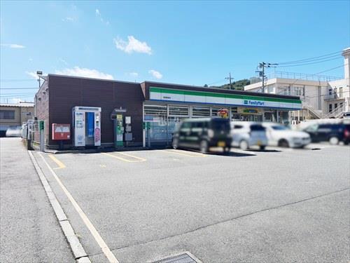 ファミリーマート高尾駅南店(300m) ファミリーマート高尾駅南店(300m)