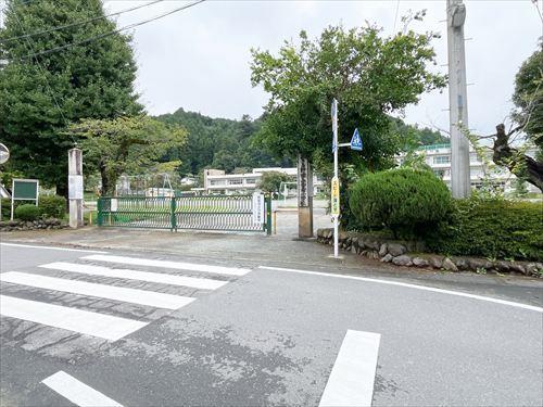あきる野市立五日市小学校(1620m)