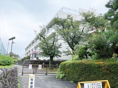 あきる野市立五日市中学校(1640m)