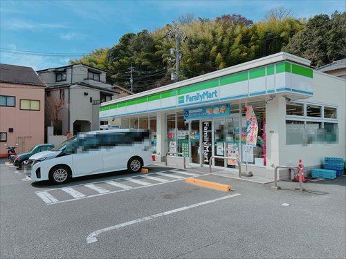 ファミリーマート己斐上二丁目店(740m