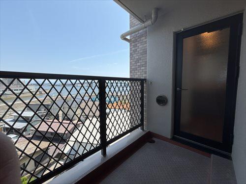 東側バルコニー