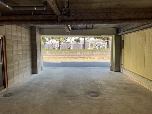 1階車庫(ガレージ)内部