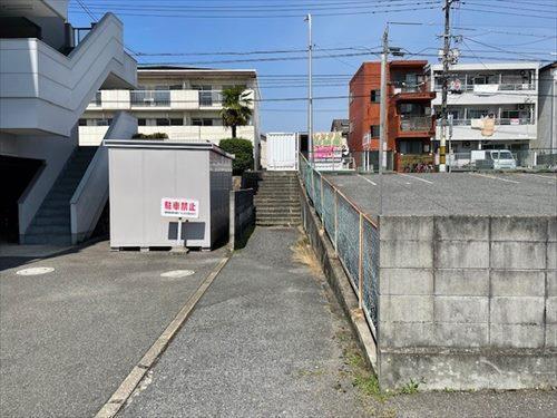 南側里道(東側から撮影)