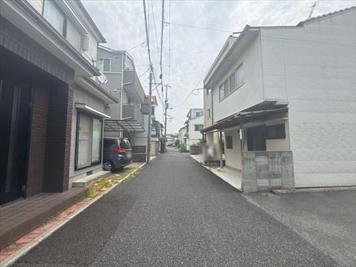 前面道路（2025年8月撮影）