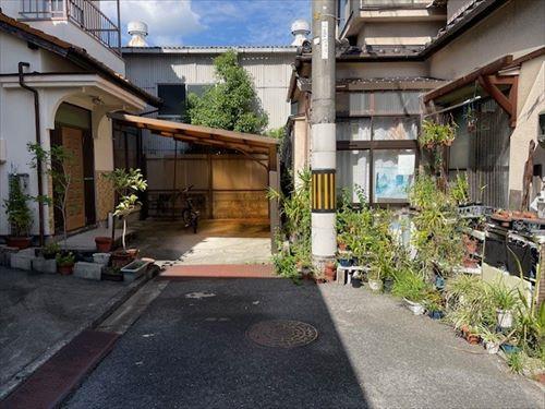 私道から間口を撮影