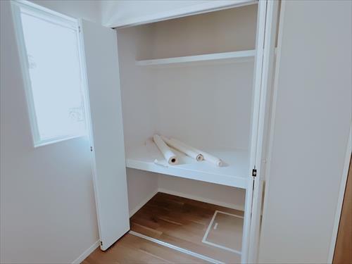 1階納戸4帖収納