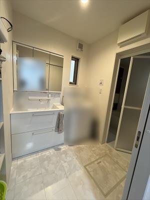 洗面化粧台（2025年11月撮影）