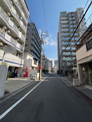 前面道路（2025年12月撮影）