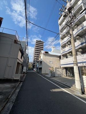 前面道路（2025年12月撮影）