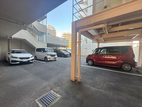 敷地内駐車場②