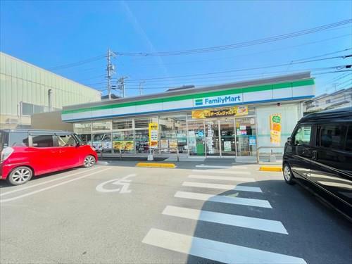 ファミリーマート毘沙門店