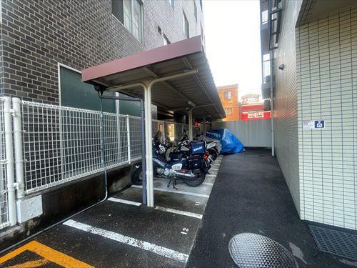 2026年3月撮影　バイク置場