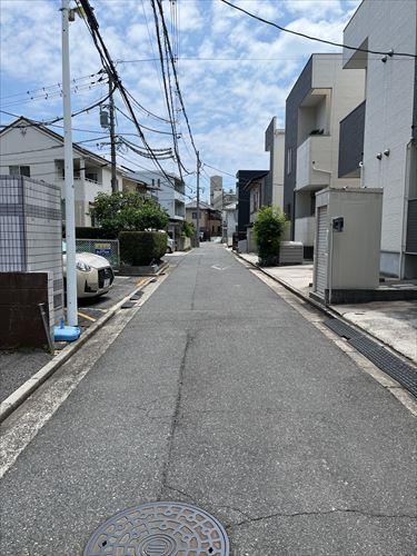 2026年6月撮影　前面道路