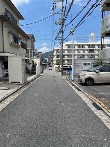 2026年6月撮影　前面道路