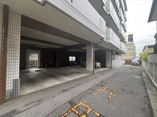 2026年6月撮影　駐車場