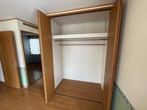 2階東側洋室　クローゼット