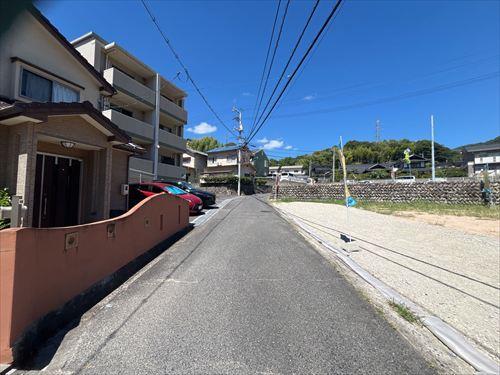 前面道路（2026年8月撮影）