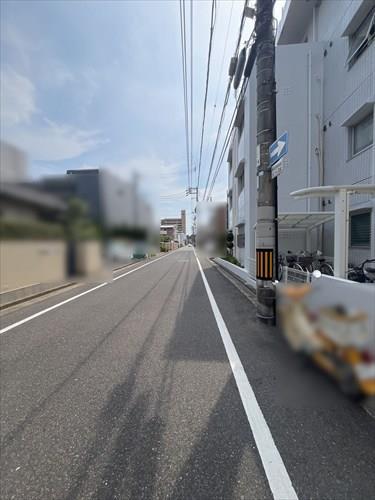 前面道路（南東側）