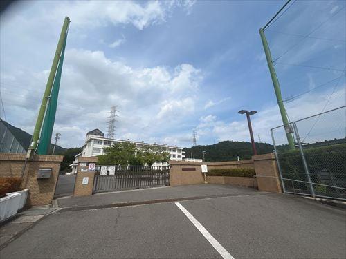 広島市立藤の木小学校830ｍ