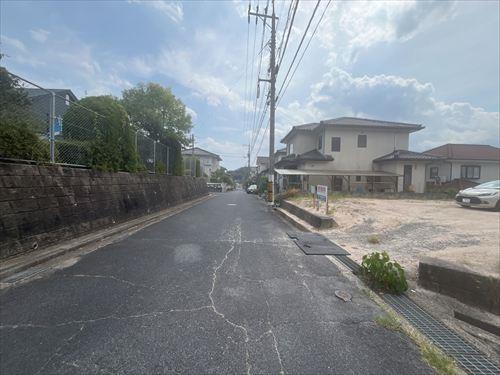 前面道路（2026年8月撮影）