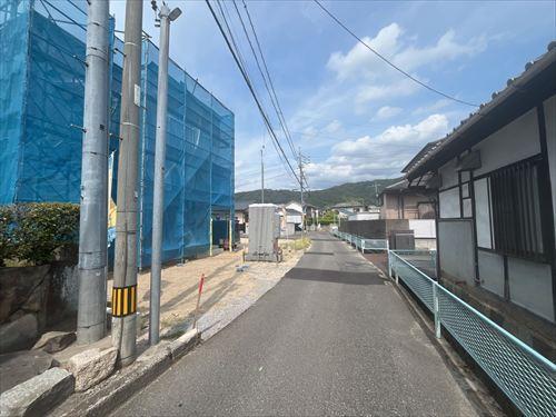 前面道路（2026年8月撮影）