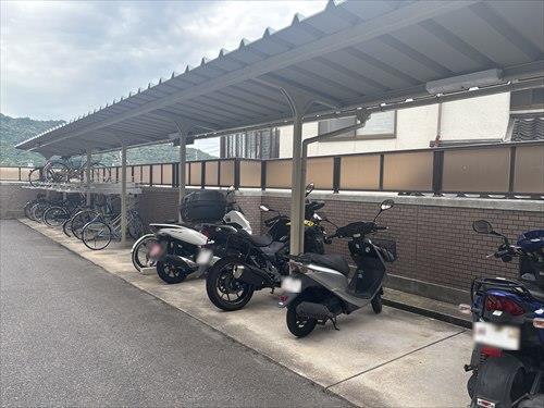 バイク置場、駐輪場①
