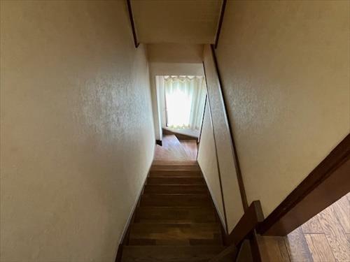 階段(3階から2階へ)