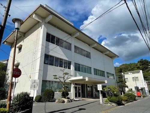 安芸区役所矢野出張所迄1550ｍ