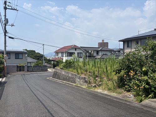 南西側道路（南東側から撮影）