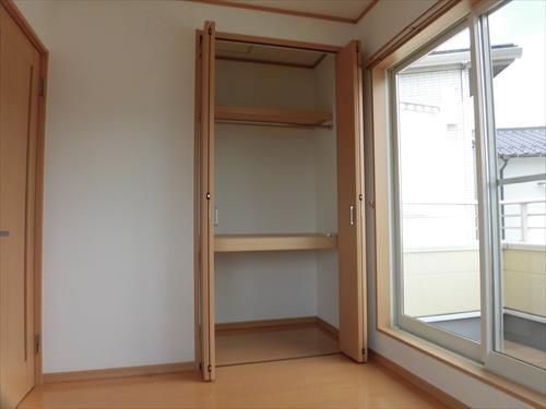 2階　東側洋室5.7帖収納