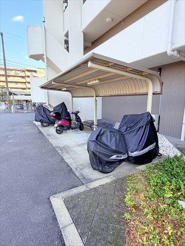 バイク置き場（2026年2月撮影）