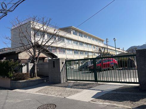 広島市立翠町中学校まで徒歩14分