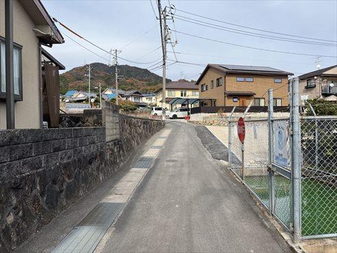 西側道路