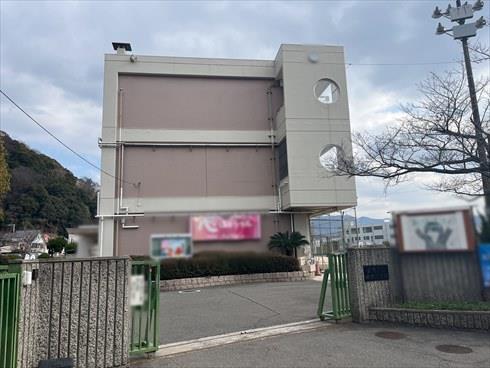 広島市立楠那中学校まで900m