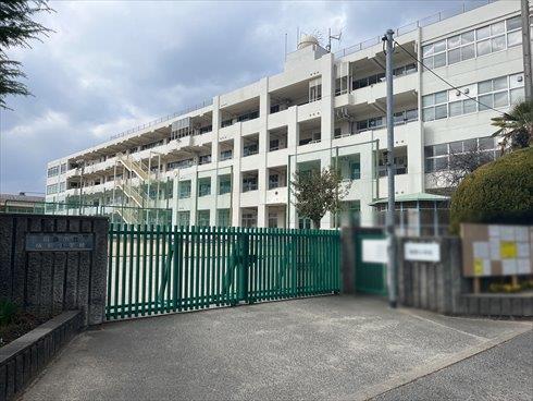 広島市立楠那小学校まで730m