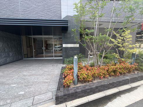 植栽豊かなエントランス