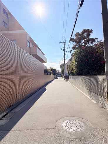 前面道路（2026年2月撮影）