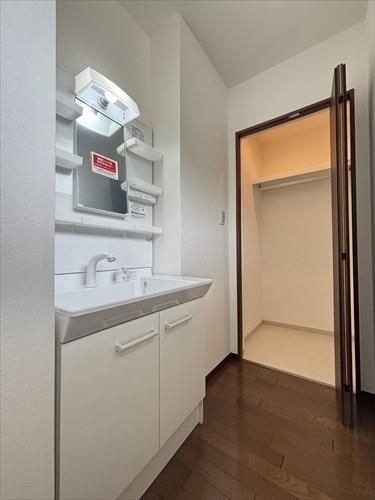 2F洗面化粧台+収納