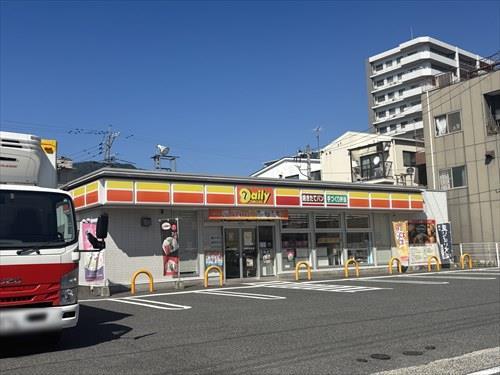 デイリーヤマザキ広島下祗園店まで230ｍ