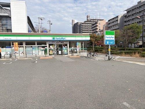 ファミリーマート西条中央店まで730ｍ