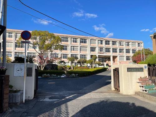 府中町立府中緑ケ丘中学校まで1590m 府中町立府中緑ケ丘中学校まで1590m