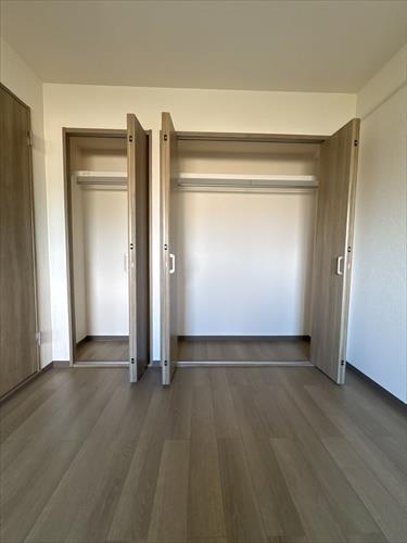 クローゼット（北東側洋室6帖）