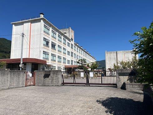 広島市立梅林小学校まで徒歩8分